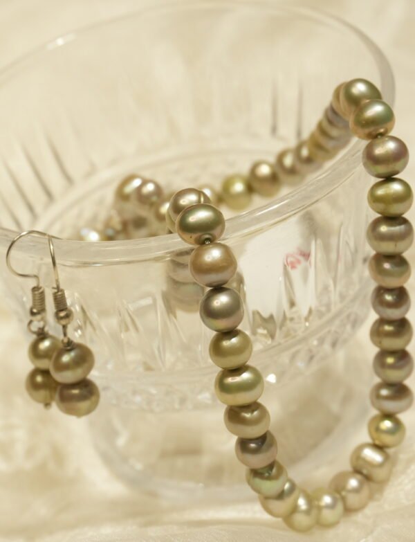 green pearl necklace