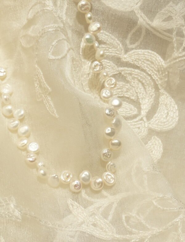 fancy tumble pearl string