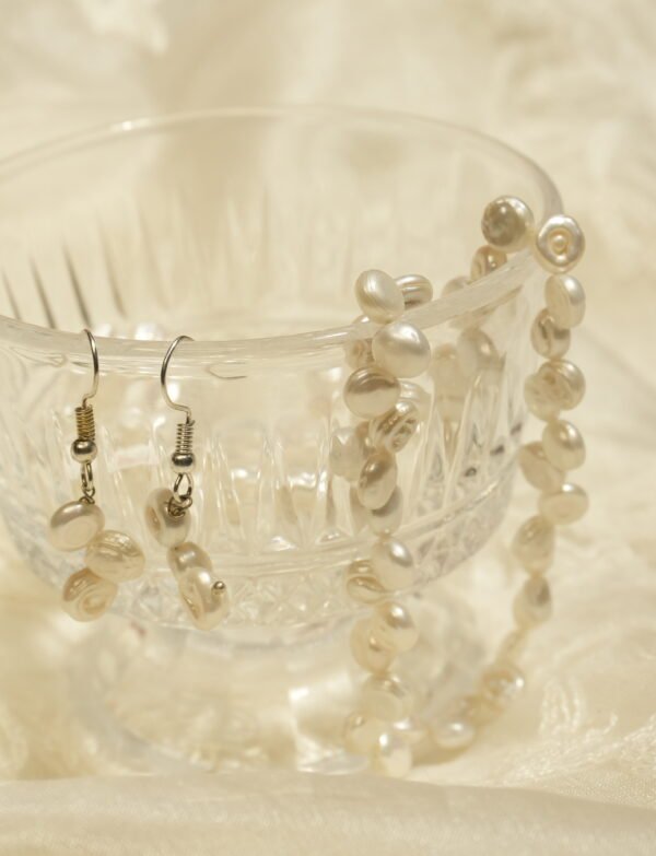 fancy tumble pearl string