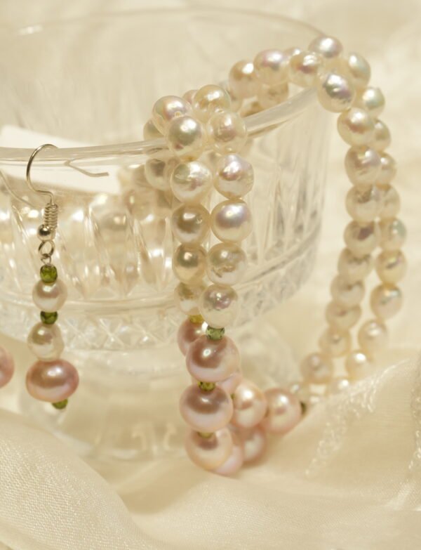 pearl necklace