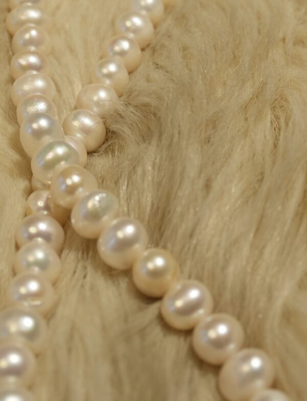 pearl necklace