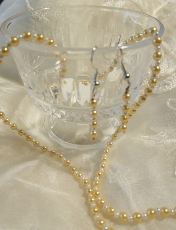 Beautiful Glass Beads Imitation Necklace With Metal Clasp With Earrings